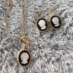 Cameo Necklace & Earrings Set